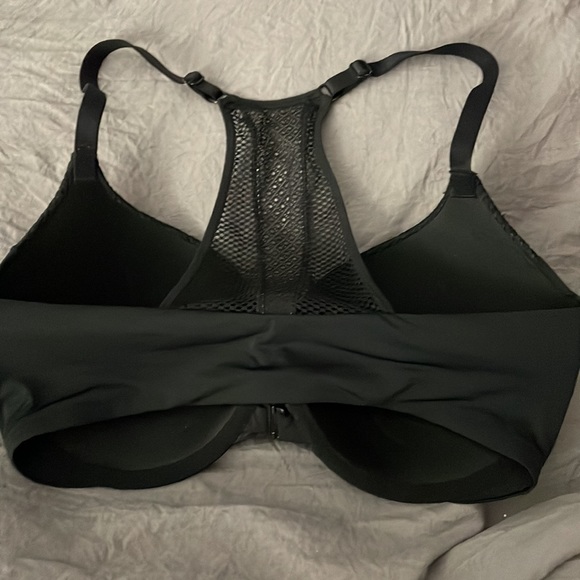 Victoria Secrect Bra - Picture 3 of 4